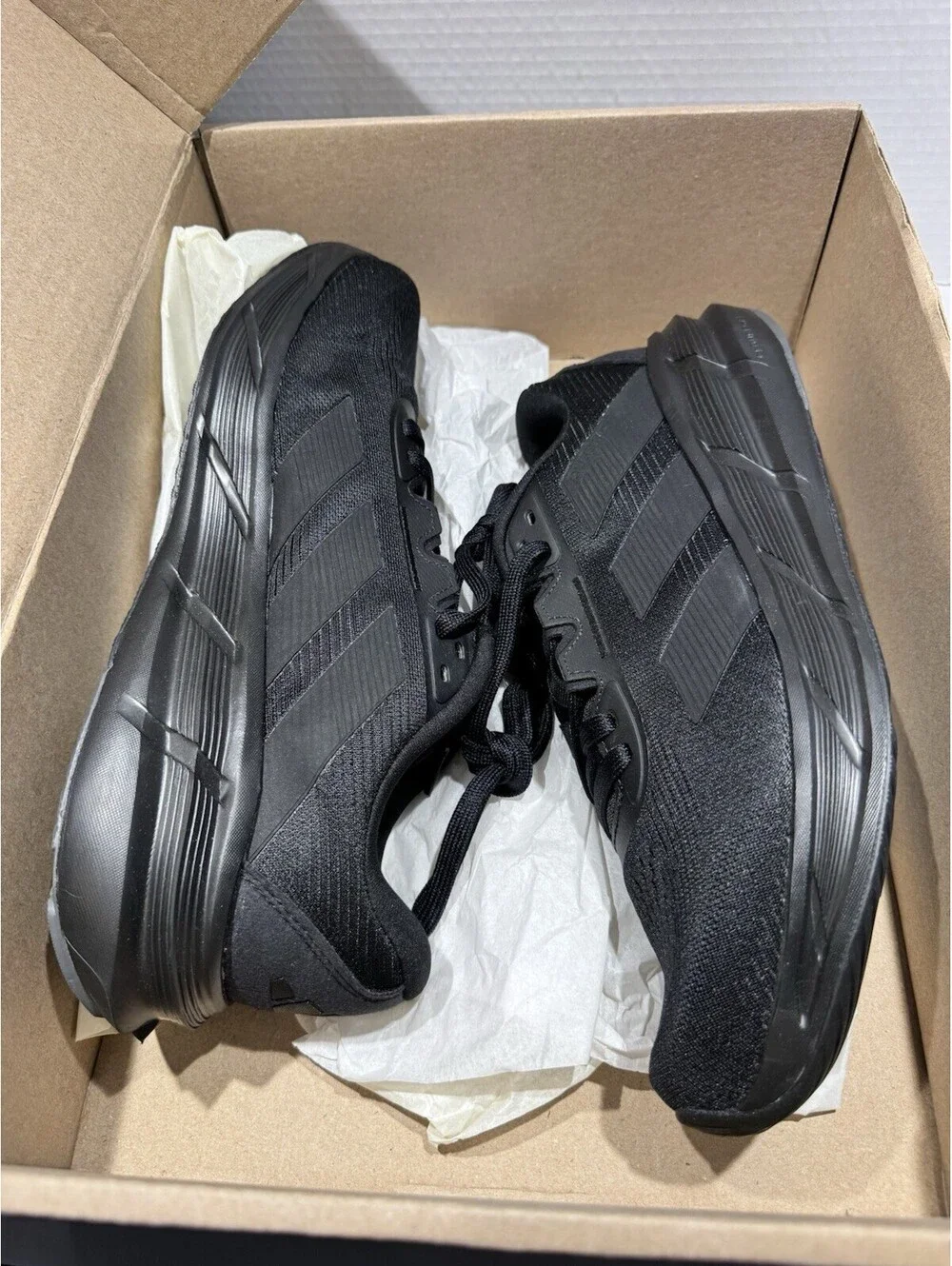 Adidas Questar 3 - Men’s Size 11.5 - Reg. Width - Black - Excellent Condition!